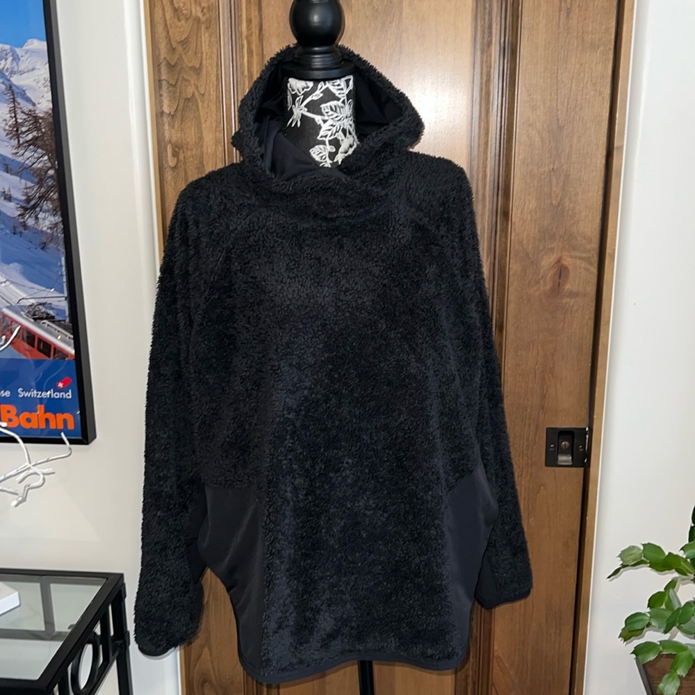 Nike black pullover hooded fleece. Size XL. EUC